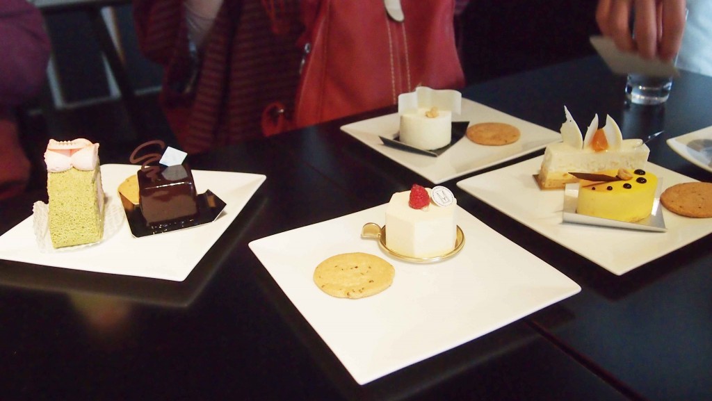 左上から、「ひなまつりのロールケーキ」と「ミュゼ」。「ヴォーグ」。「セラヴィ」（左下）、「エーグル」（右下）